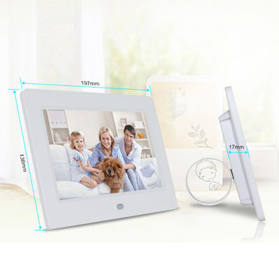 Çeşitli diller 7 Inch LCD Dijital Fotoğraf Çerçeve 250cdm2 Otomatik Slayt Gösterisi ile