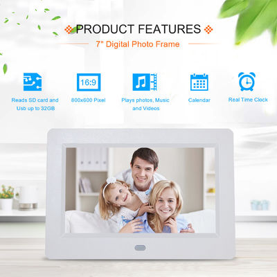 Çeşitli diller 7 Inch LCD Dijital Fotoğraf Çerçeve 250cdm2 Otomatik Slayt Gösterisi ile