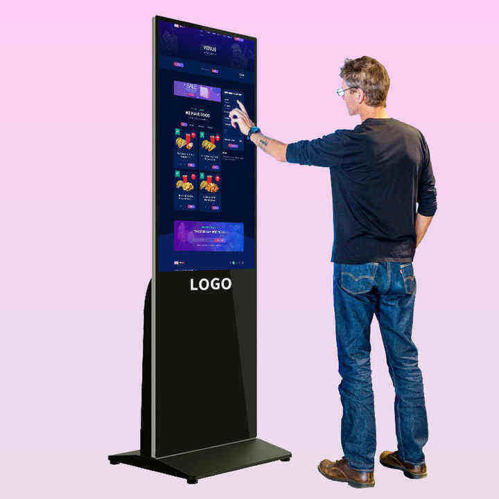 Yüksek çözünürlüklü 65 inç büyük boyutlu reklam makinesi kiosku 4K dokunmatik ekranla